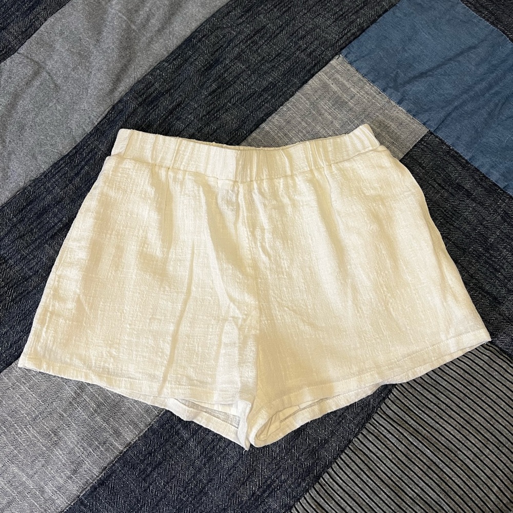 Kittenish (Boutique) Linen Shorts